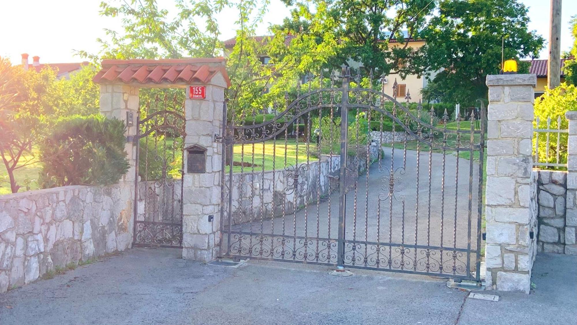 Garden Villa Štanjel Eksteriør bilde